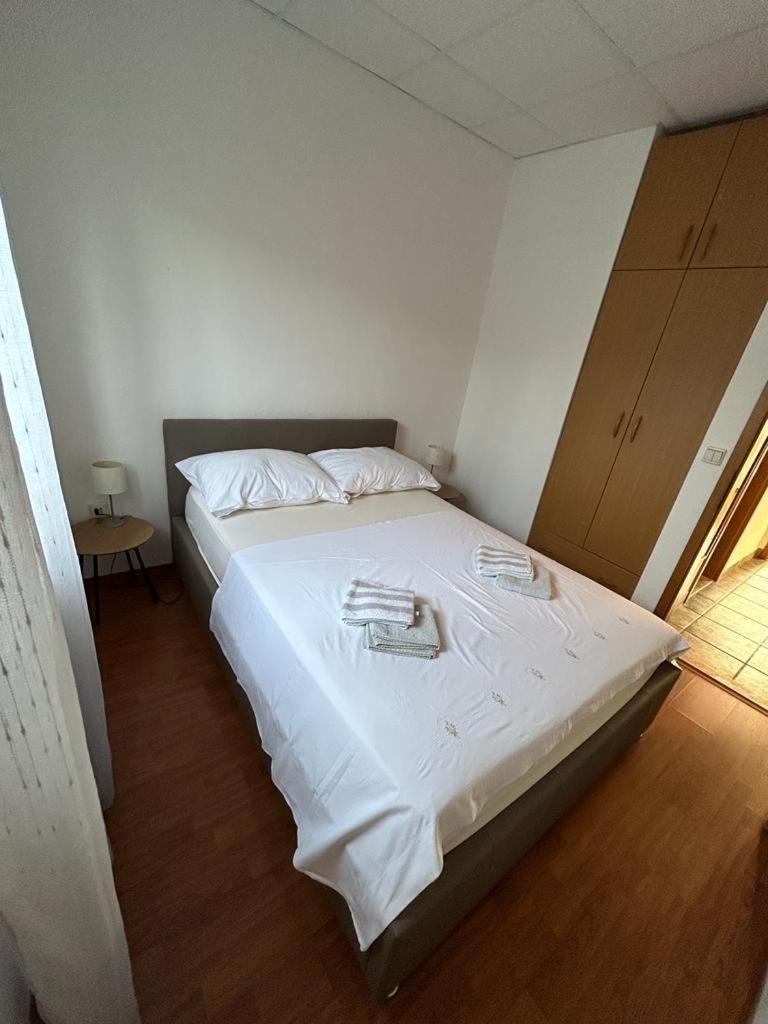 Apartments By The Sea Slatine, Ciovo - 1128 Номер фото