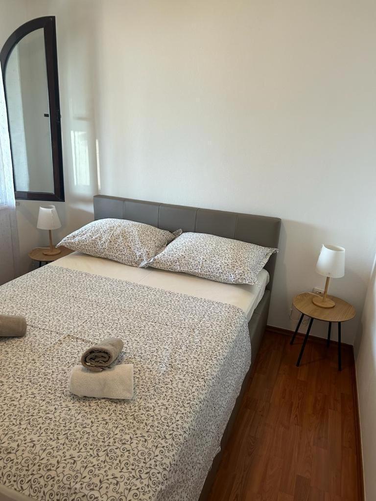 Apartments By The Sea Slatine, Ciovo - 1128 Номер фото