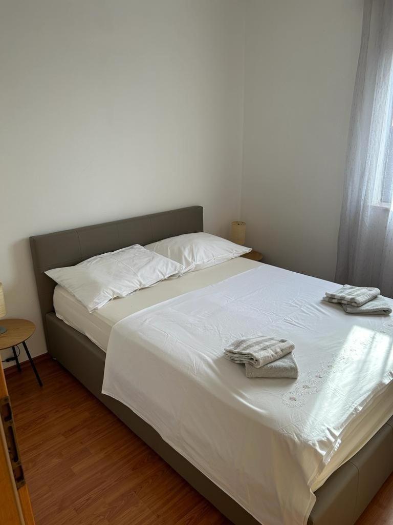 Apartments By The Sea Slatine, Ciovo - 1128 Экстерьер фото
