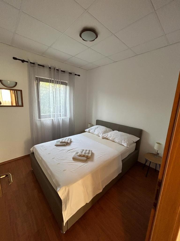 Apartments By The Sea Slatine, Ciovo - 1128 Экстерьер фото