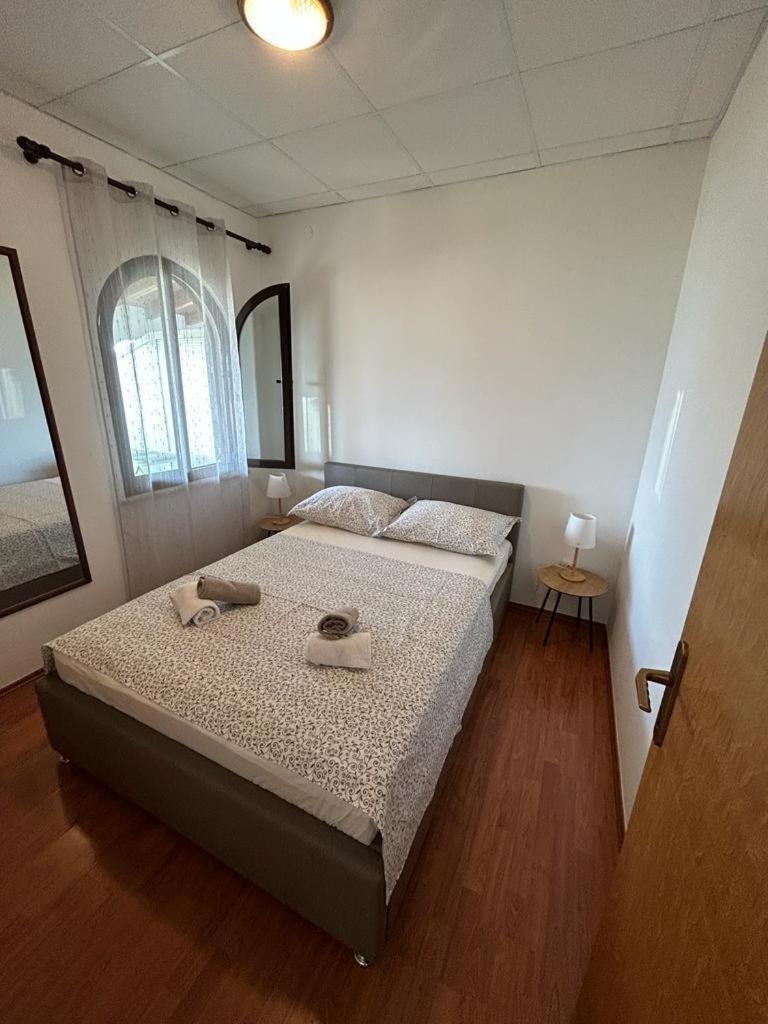 Apartments By The Sea Slatine, Ciovo - 1128 Экстерьер фото